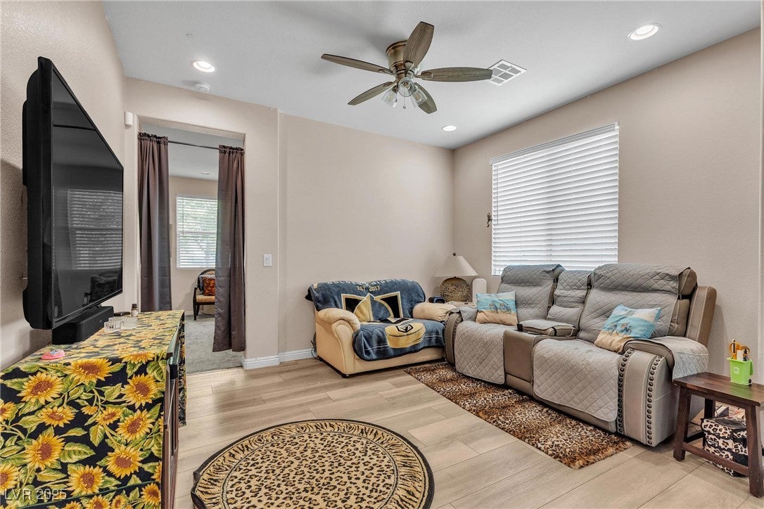 Las Vegas, Nevada, 89149, United States, 5 Bedrooms Bedrooms, ,4 BathroomsBathrooms,Residential,Active,1933730