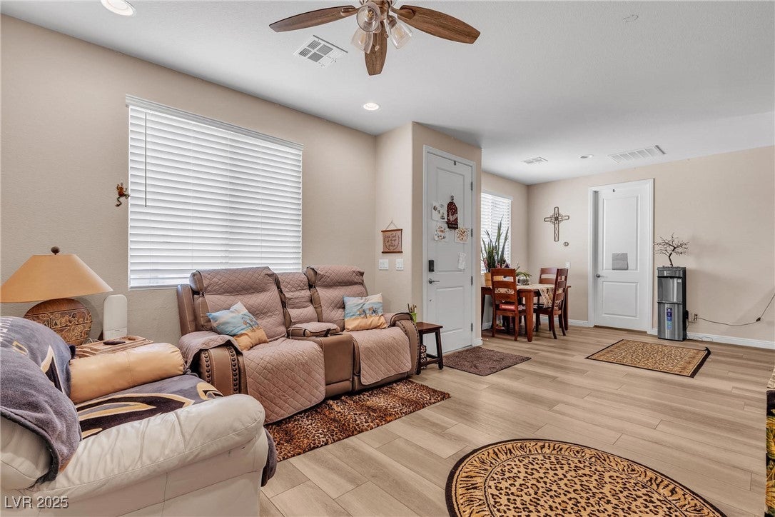 Las Vegas, Nevada, 89149, United States, 5 Bedrooms Bedrooms, ,4 BathroomsBathrooms,Residential,Active,1933730