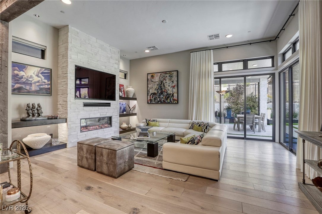 Las Vegas, Nevada, 89138, United States, 3 Bedrooms Bedrooms, ,4 BathroomsBathrooms,Residential,Active,1820837