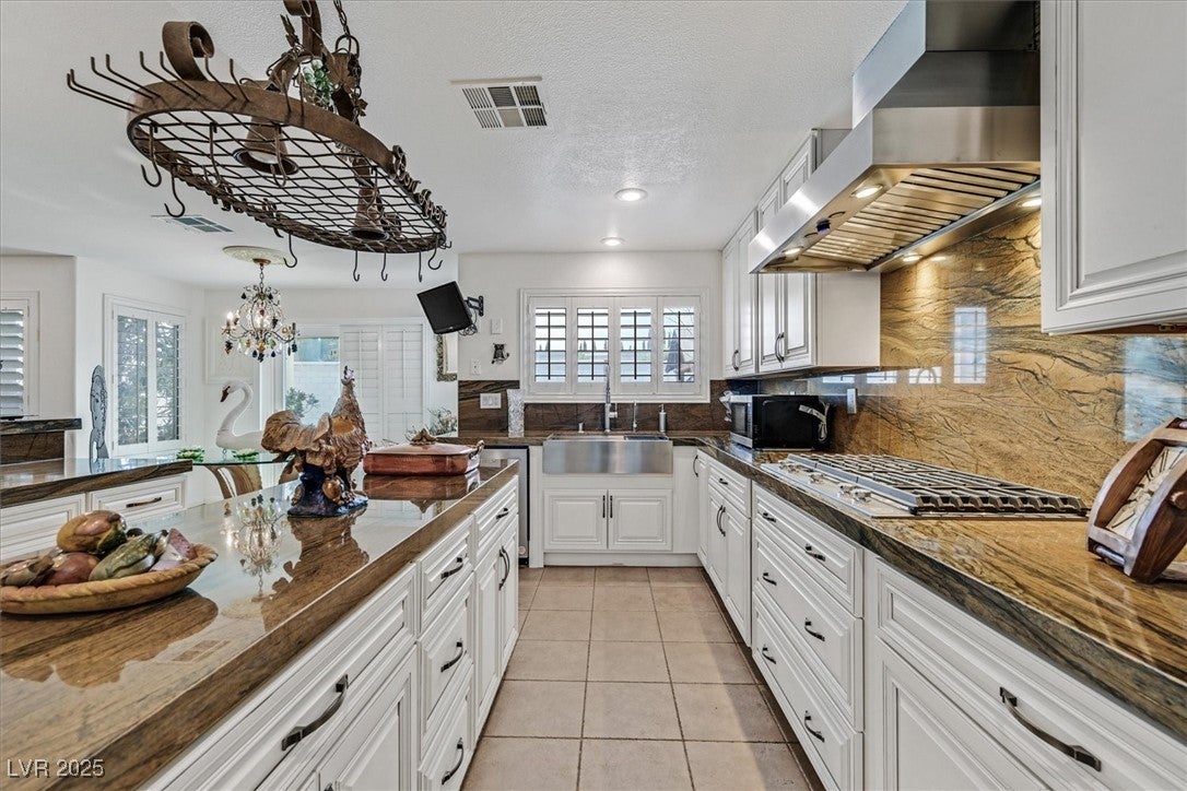 Henderson, Nevada, 89052, United States, 5 Bedrooms Bedrooms, ,4 BathroomsBathrooms,Residential,Active,1739708