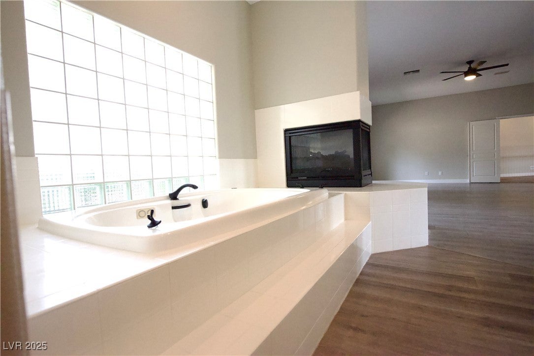 Las Vegas, Nevada, 89117, United States, 6 Bedrooms Bedrooms, ,5 BathroomsBathrooms,Residential,Active,2007319