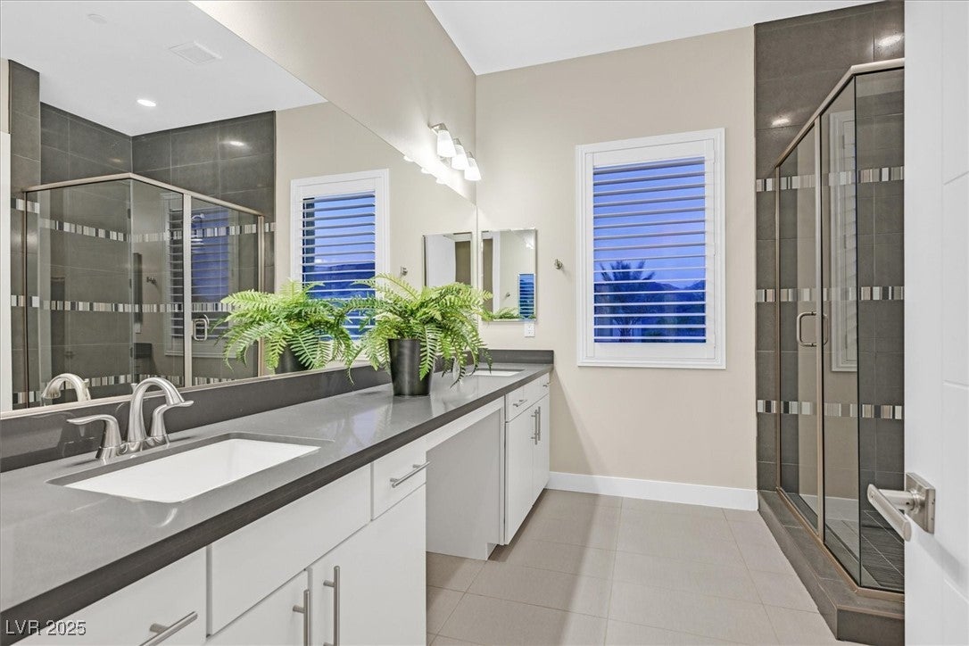 Henderson, Nevada, 89011, United States, ,5 BathroomsBathrooms,Residential,Active,1704244