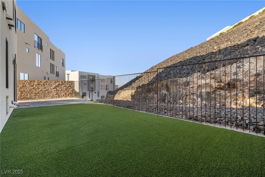 Henderson, Nevada, 89012, United States, 3 Bedrooms Bedrooms, ,4 BathroomsBathrooms,Residential,Active,1967100