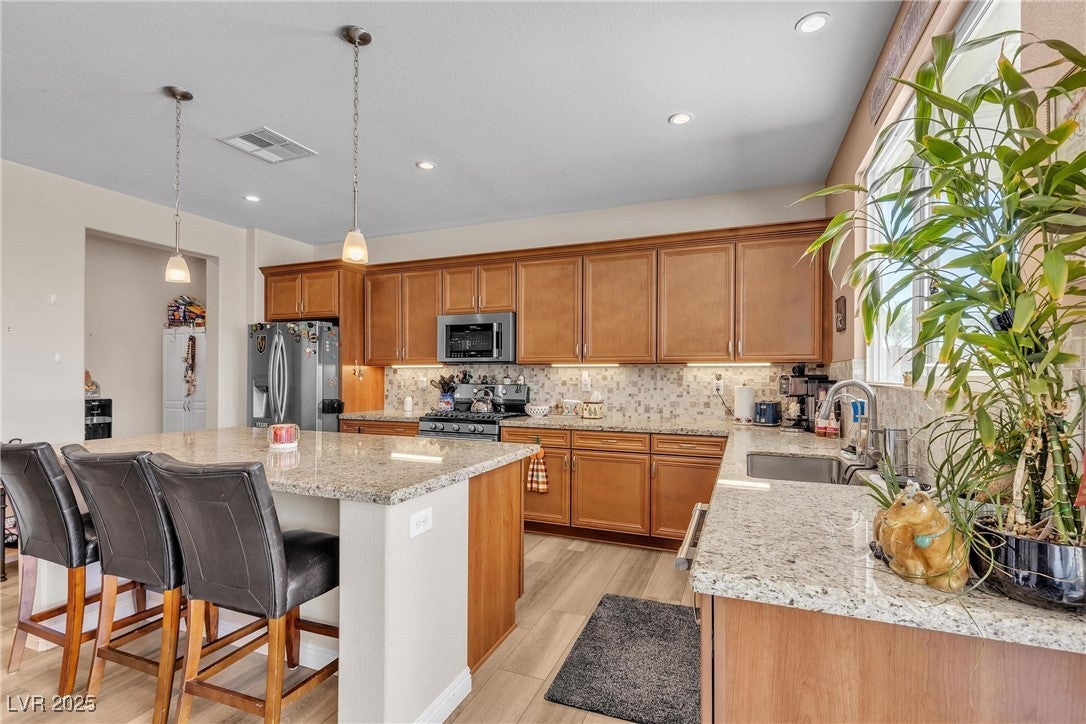 Las Vegas, Nevada, 89149, United States, 5 Bedrooms Bedrooms, ,4 BathroomsBathrooms,Residential,Active,1933730