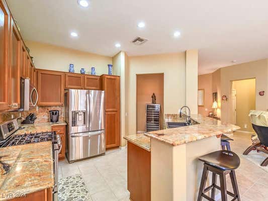 19 FOUNTAINHEAD CIR, HENDERSON, NV 89052 - Image 1