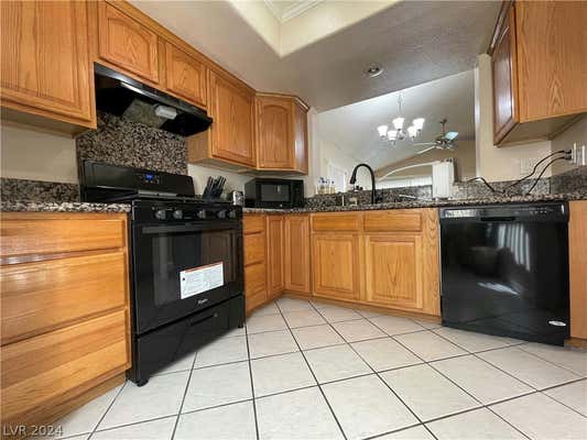 7227 MAGIC MOMENT LN, LAS VEGAS, NV 89119, photo 4 of 27