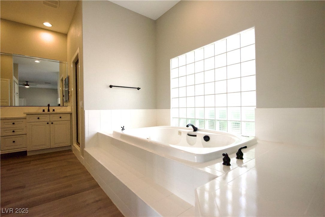 Las Vegas, Nevada, 89117, United States, 6 Bedrooms Bedrooms, ,5 BathroomsBathrooms,Residential,Active,2007319