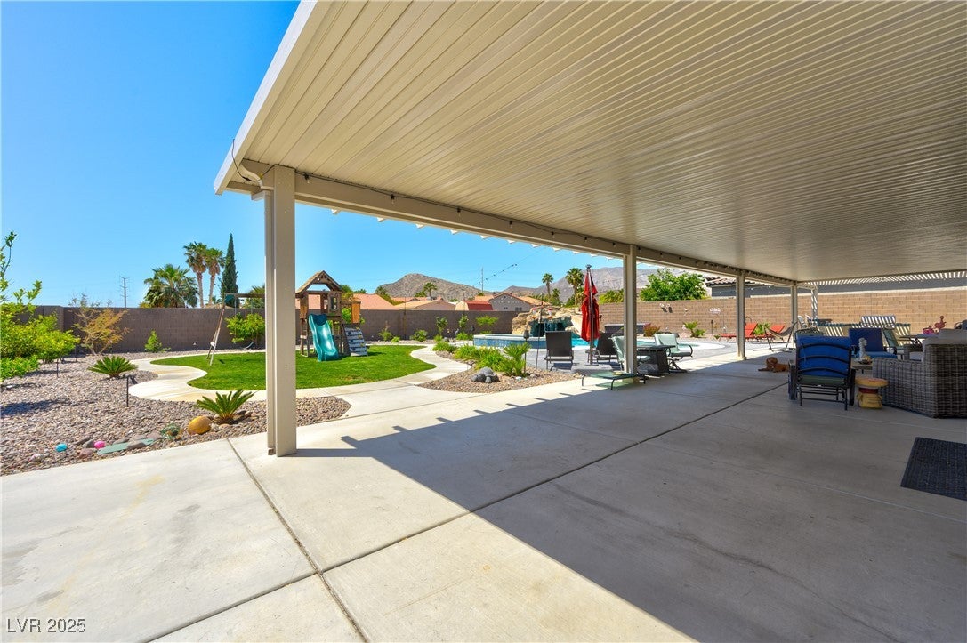 Las Vegas, Nevada, 89149, United States, 5 Bedrooms Bedrooms, ,4 BathroomsBathrooms,Residential,Active,1933730