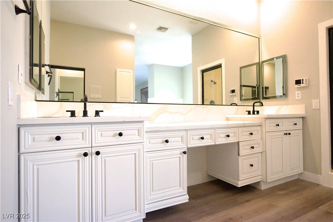 Las Vegas, Nevada, 89117, United States, 6 Bedrooms Bedrooms, ,5 BathroomsBathrooms,Residential,Active,2007319