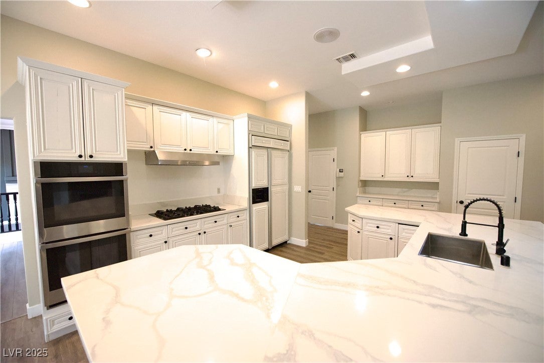 Las Vegas, Nevada, 89117, United States, 6 Bedrooms Bedrooms, ,5 BathroomsBathrooms,Residential,Active,2007319