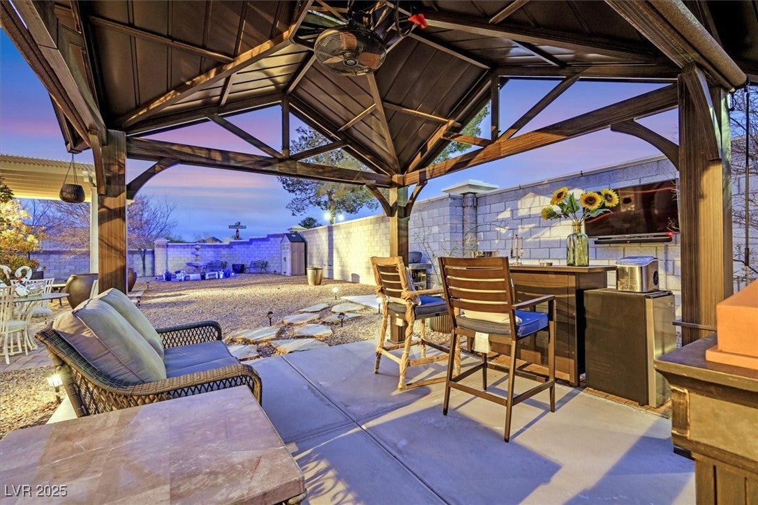 Henderson, Nevada, 89052, United States, 5 Bedrooms Bedrooms, ,4 BathroomsBathrooms,Residential,Active,1739708