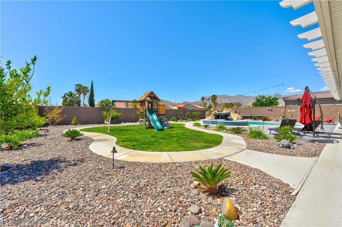 Las Vegas, Nevada, 89149, United States, 5 Bedrooms Bedrooms, ,4 BathroomsBathrooms,Residential,Active,1933730