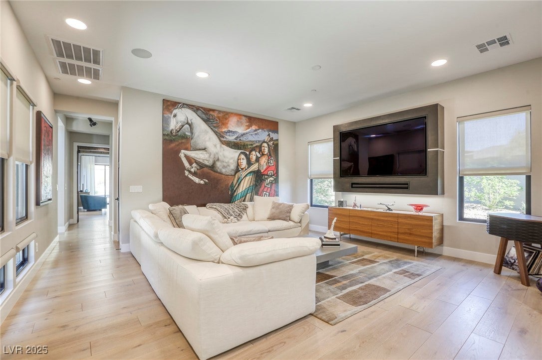 Las Vegas, Nevada, 89138, United States, 3 Bedrooms Bedrooms, ,4 BathroomsBathrooms,Residential,Active,1820837