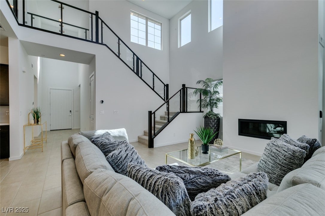 Las Vegas, Nevada, 89138, United States, 5 Bedrooms Bedrooms, ,4 BathroomsBathrooms,Residential,Active,1961955