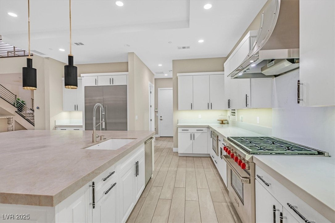 Henderson, Nevada, 89011, United States, ,5 BathroomsBathrooms,Residential,Active,1704244