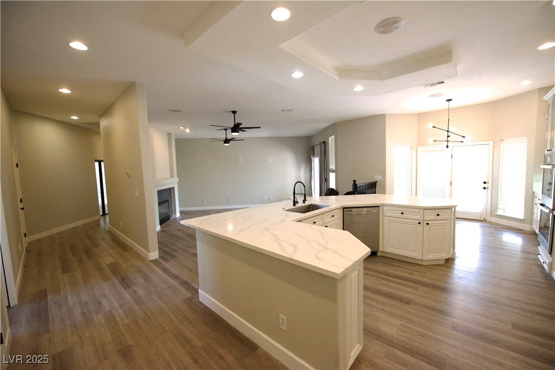 Las Vegas, Nevada, 89117, United States, 6 Bedrooms Bedrooms, ,5 BathroomsBathrooms,Residential,Active,2007319