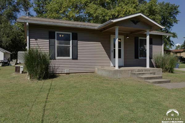 302 DELAWARE ST, OSKALOOSA, KS 66066 - Image 1