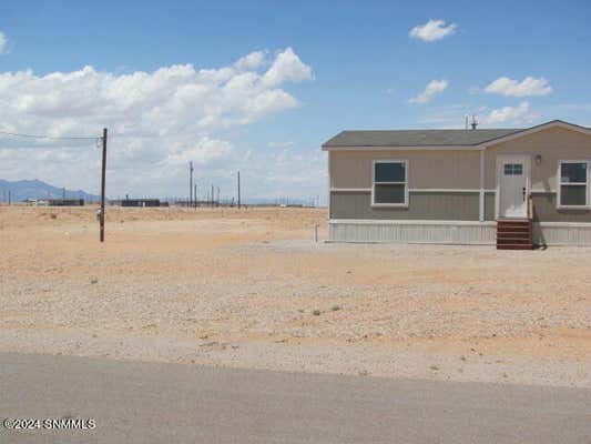 1413 GOBI DESERT DR, CHAPARRAL, NM 88081, photo 3 of 47