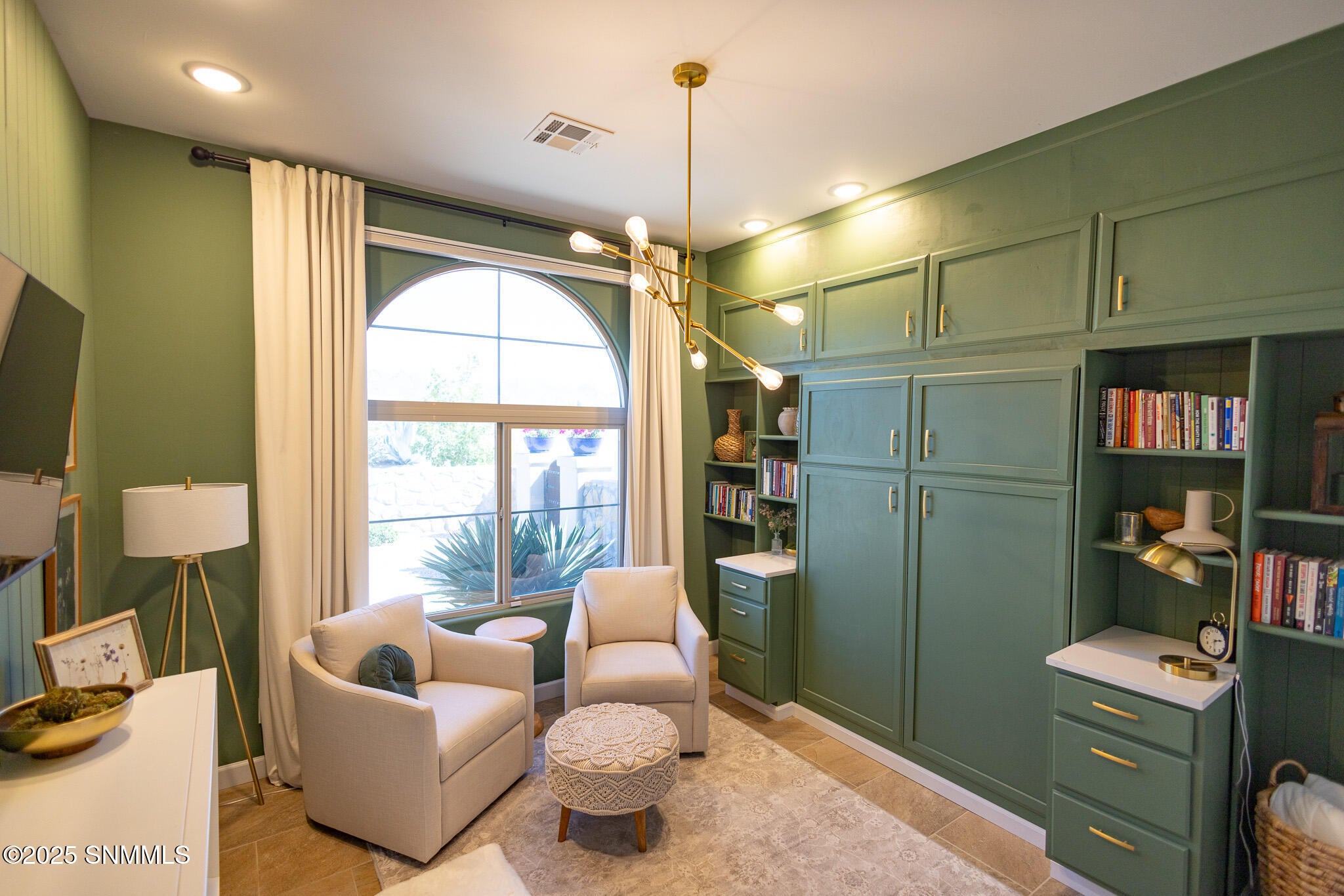 Las Cruces, New Mexico, 88011, United States, 4 Bedrooms Bedrooms, ,4 BathroomsBathrooms,Residential,Active,1963388