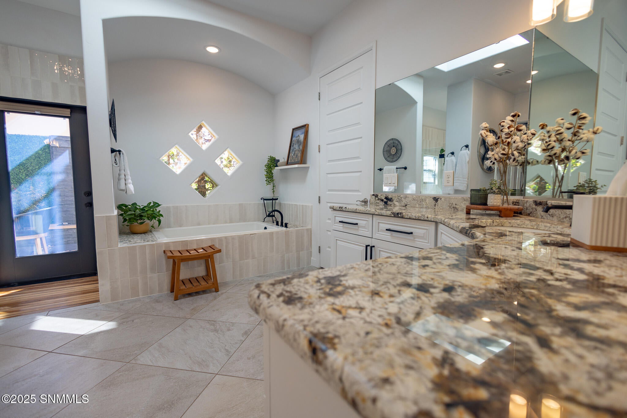 Las Cruces, New Mexico, 88011, United States, 4 Bedrooms Bedrooms, ,4 BathroomsBathrooms,Residential,Active,1963388