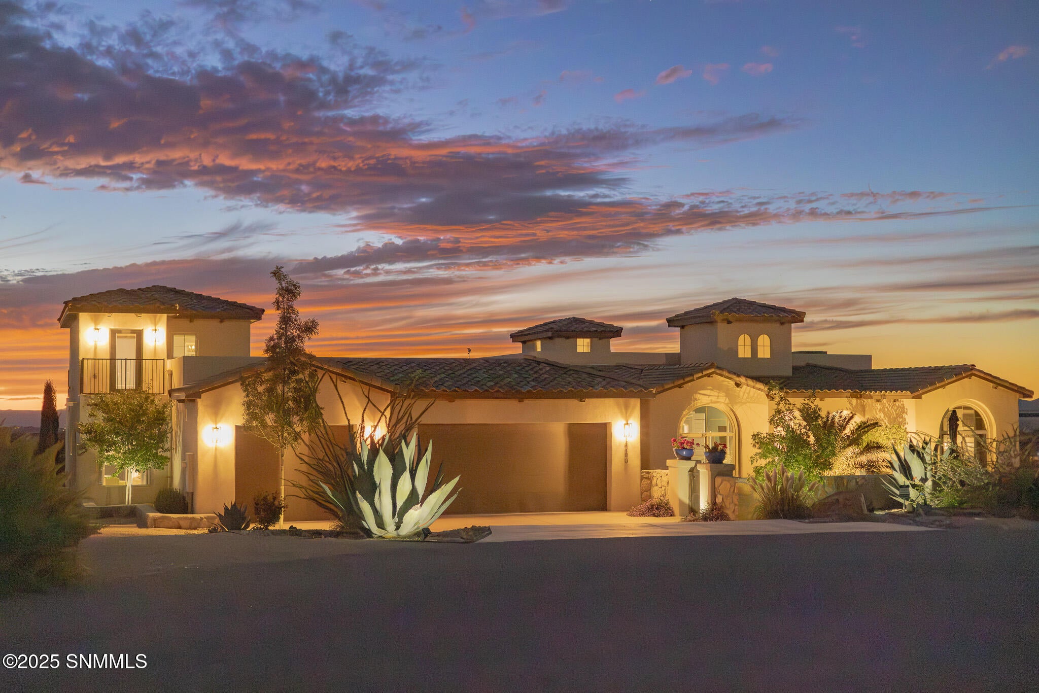 Las Cruces, New Mexico, 88011, United States, 4 Bedrooms Bedrooms, ,4 BathroomsBathrooms,Residential,Active,1963388