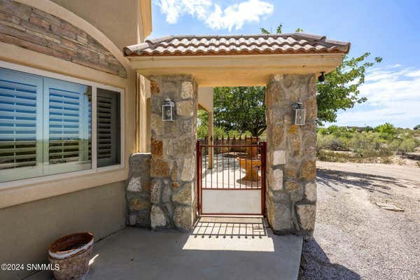 5050 CHIRICAHUA TRL, LAS CRUCES, NM 88012, photo 3 of 88