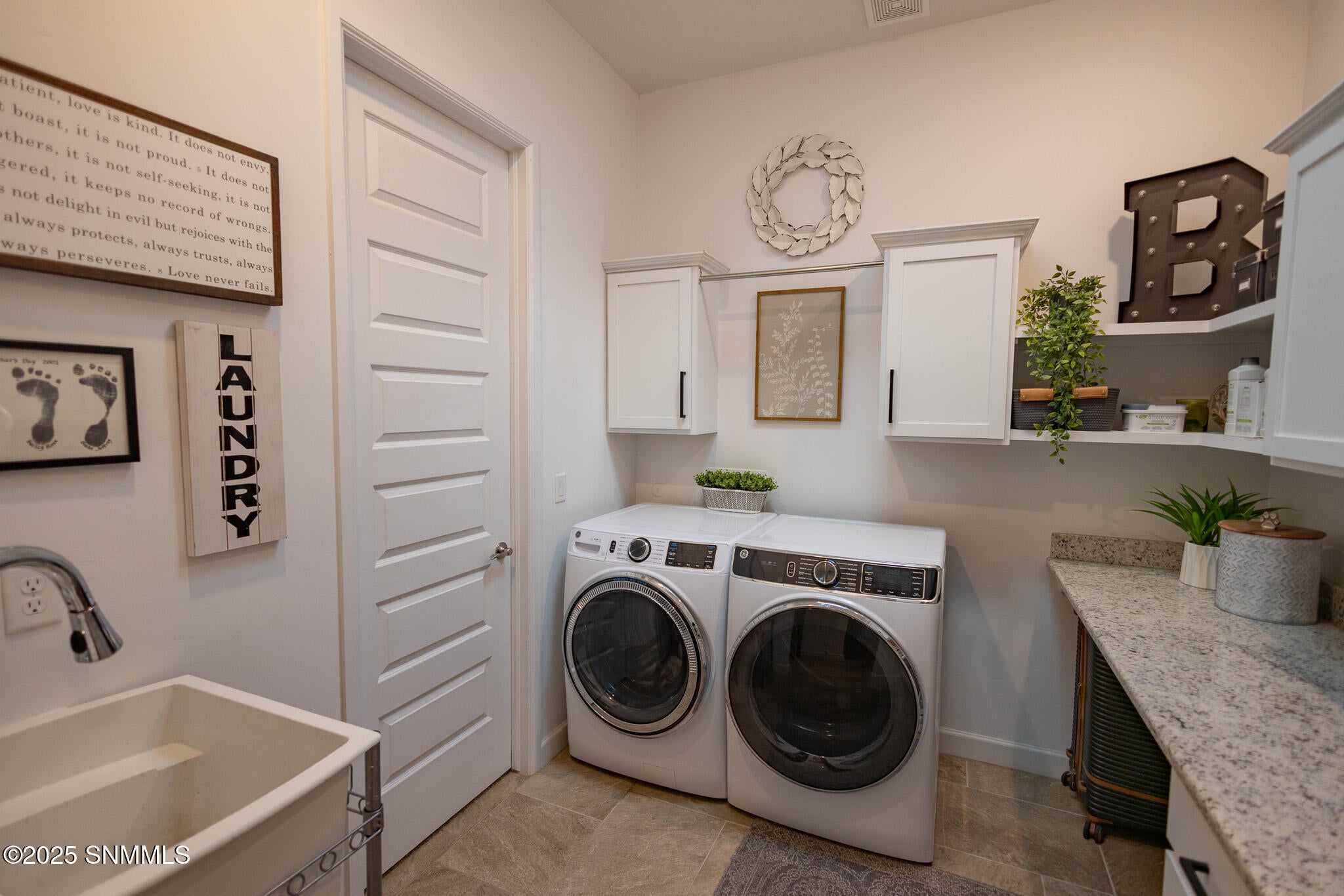 Las Cruces, New Mexico, 88011, United States, 4 Bedrooms Bedrooms, ,4 BathroomsBathrooms,Residential,Active,1963388