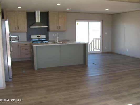 1413 GOBI DESERT DR, CHAPARRAL, NM 88081, photo 5 of 47