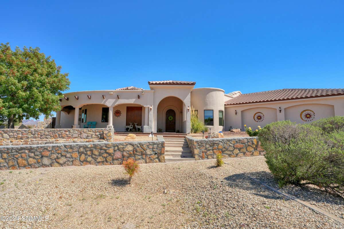 2740 MONTE BELLO DR, LAS CRUCES, NM 88011, photo 1 of 54