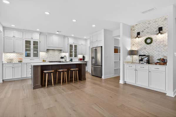 4246 CAPTAINS CT, LEXINGTON, KY 40513, photo 2 of 57