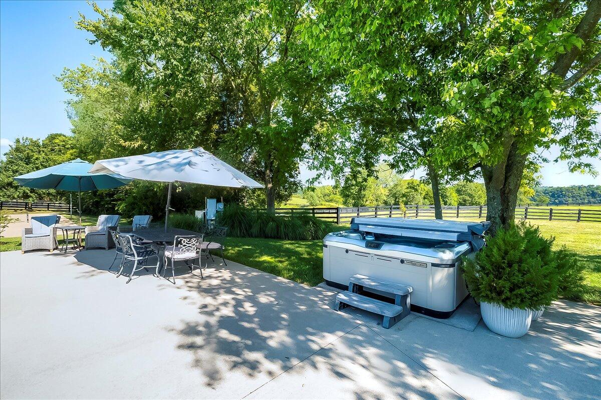 Nicholasville, Kentucky, 40356, United States, 5 Bedrooms Bedrooms, ,5 BathroomsBathrooms,Residential,Active,1913955