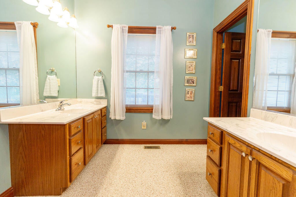 Nicholasville, Kentucky, 40356, United States, 4 Bedrooms Bedrooms, ,4 BathroomsBathrooms,Residential,Active,1945274