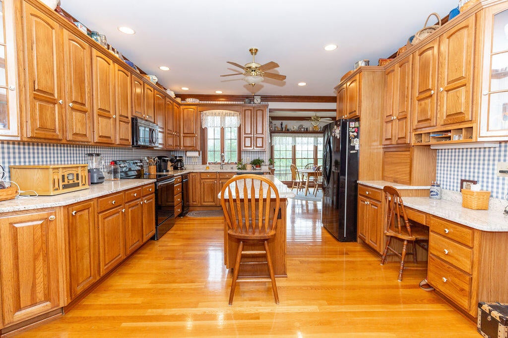 Nicholasville, Kentucky, 40356, United States, 4 Bedrooms Bedrooms, ,4 BathroomsBathrooms,Residential,Active,1945274