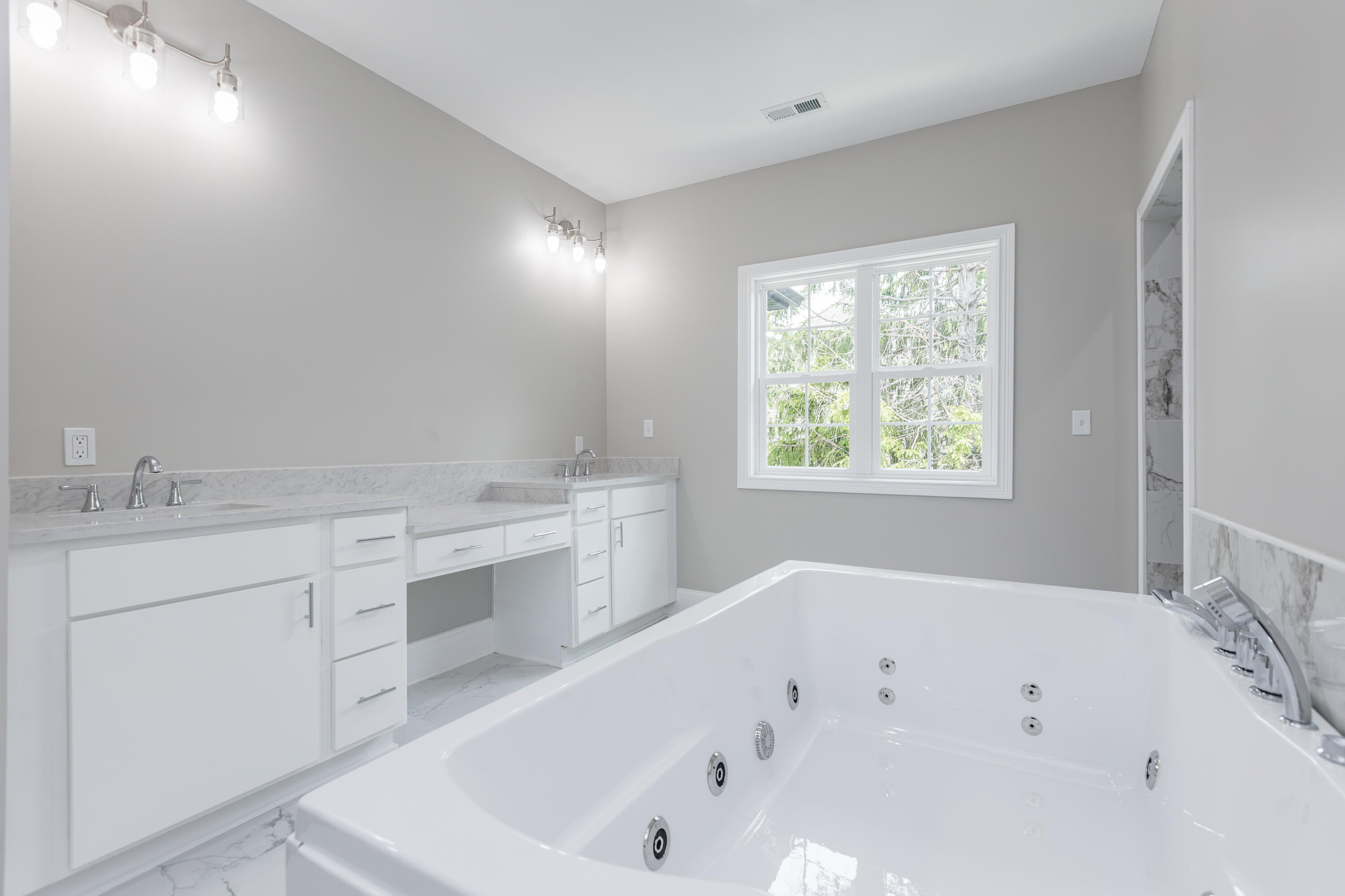 Lexington, Kentucky, 40513, United States, 4 Bedrooms Bedrooms, ,5 BathroomsBathrooms,Residential,Active,1824534
