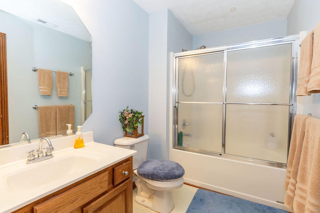 Nicholasville, Kentucky, 40356, United States, 4 Bedrooms Bedrooms, ,4 BathroomsBathrooms,Residential,Active,1945274