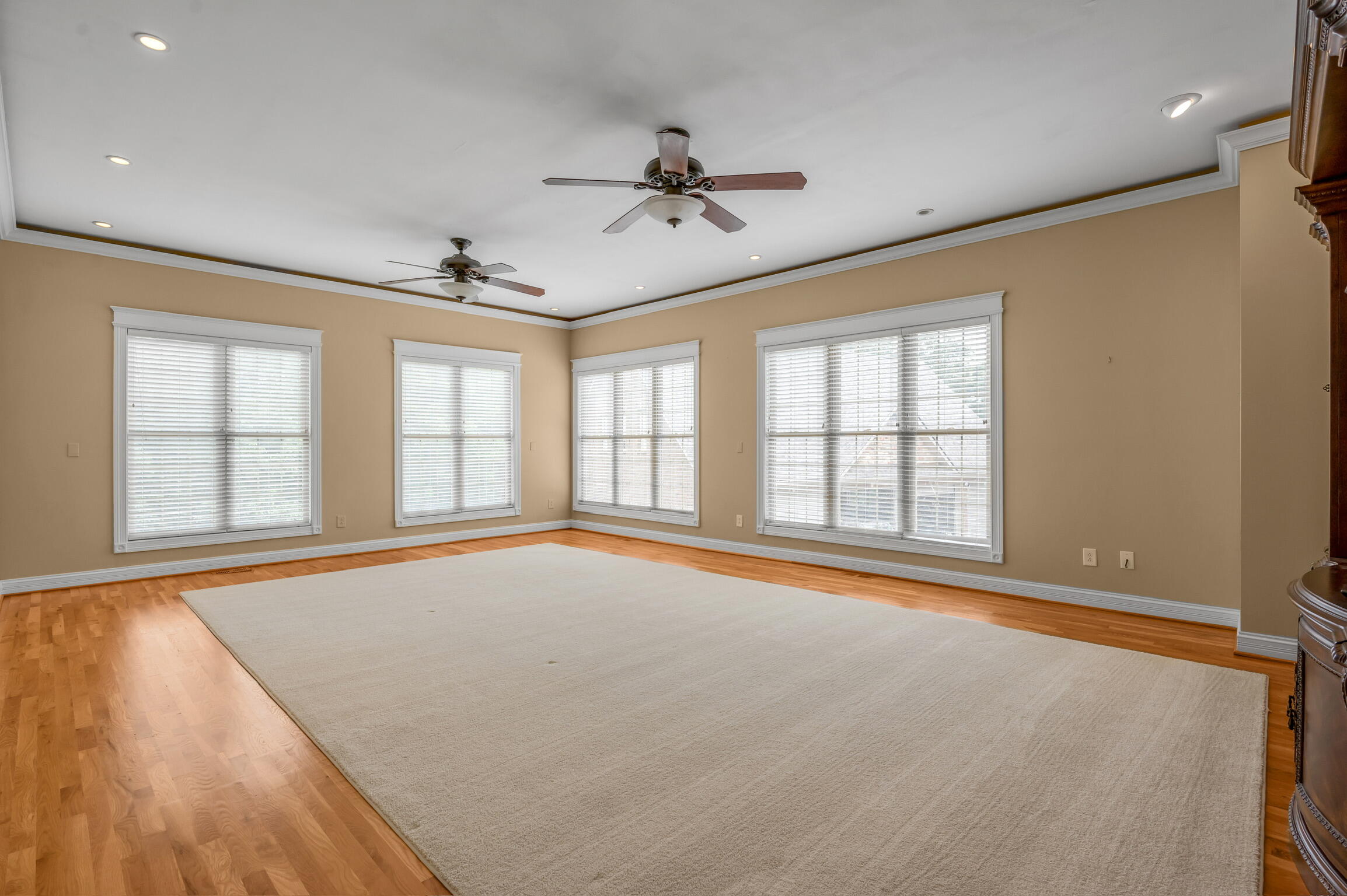 Richmond, Kentucky, 40475, United States, 7 Bedrooms Bedrooms, ,9 BathroomsBathrooms,Residential,Active,1972152