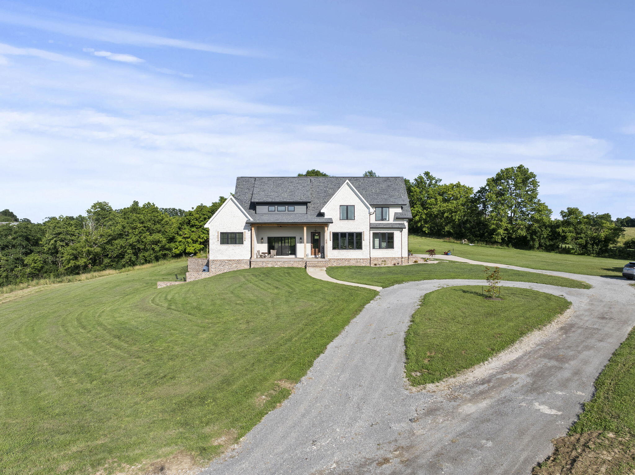 Richmond, Kentucky, 40475, United States, 5 Bedrooms Bedrooms, ,5 BathroomsBathrooms,Residential,Active,1868143