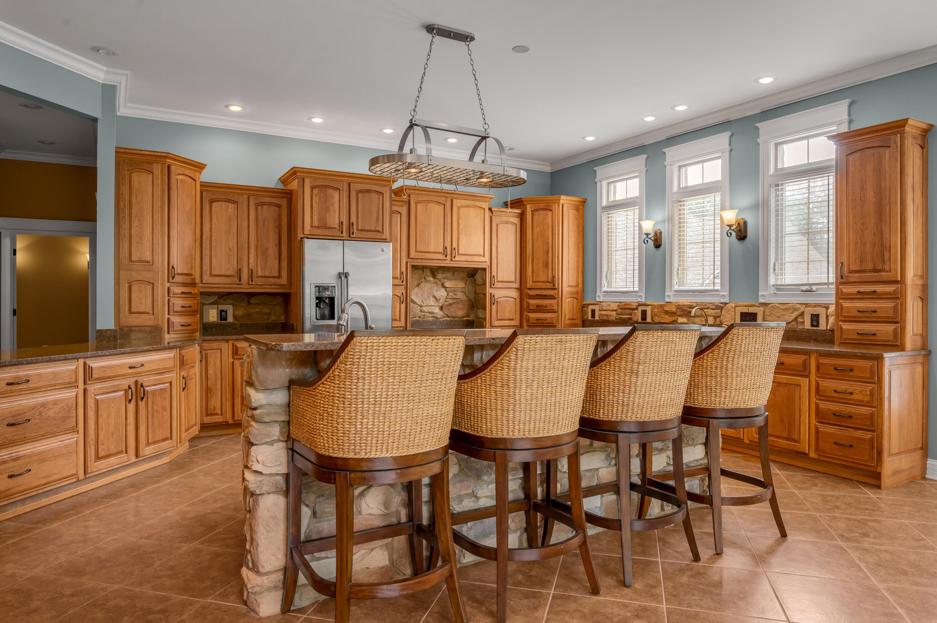 Richmond, Kentucky, 40475, United States, 7 Bedrooms Bedrooms, ,9 BathroomsBathrooms,Residential,Active,1972152