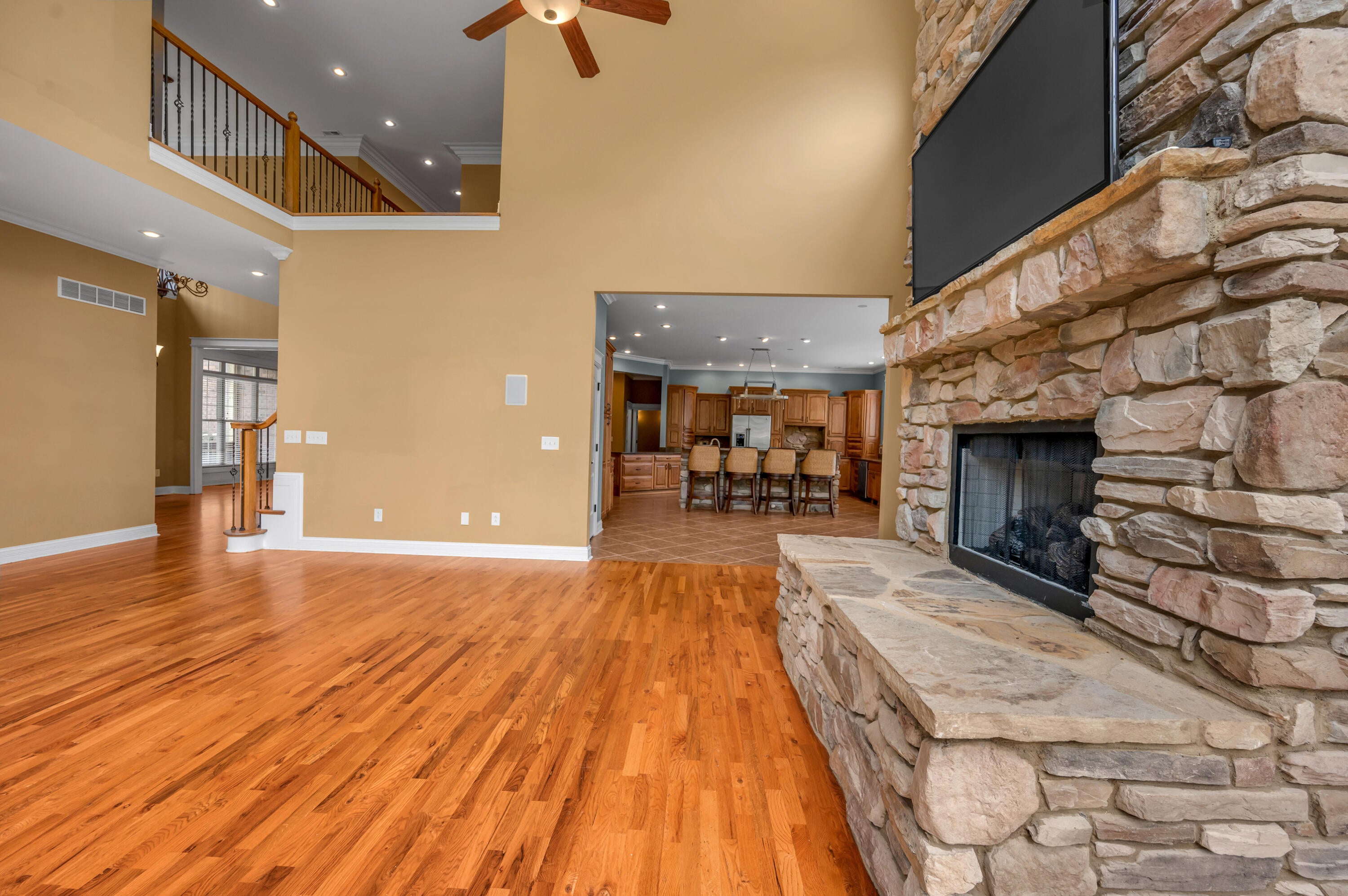 Richmond, Kentucky, 40475, United States, 7 Bedrooms Bedrooms, ,9 BathroomsBathrooms,Residential,Active,1972152