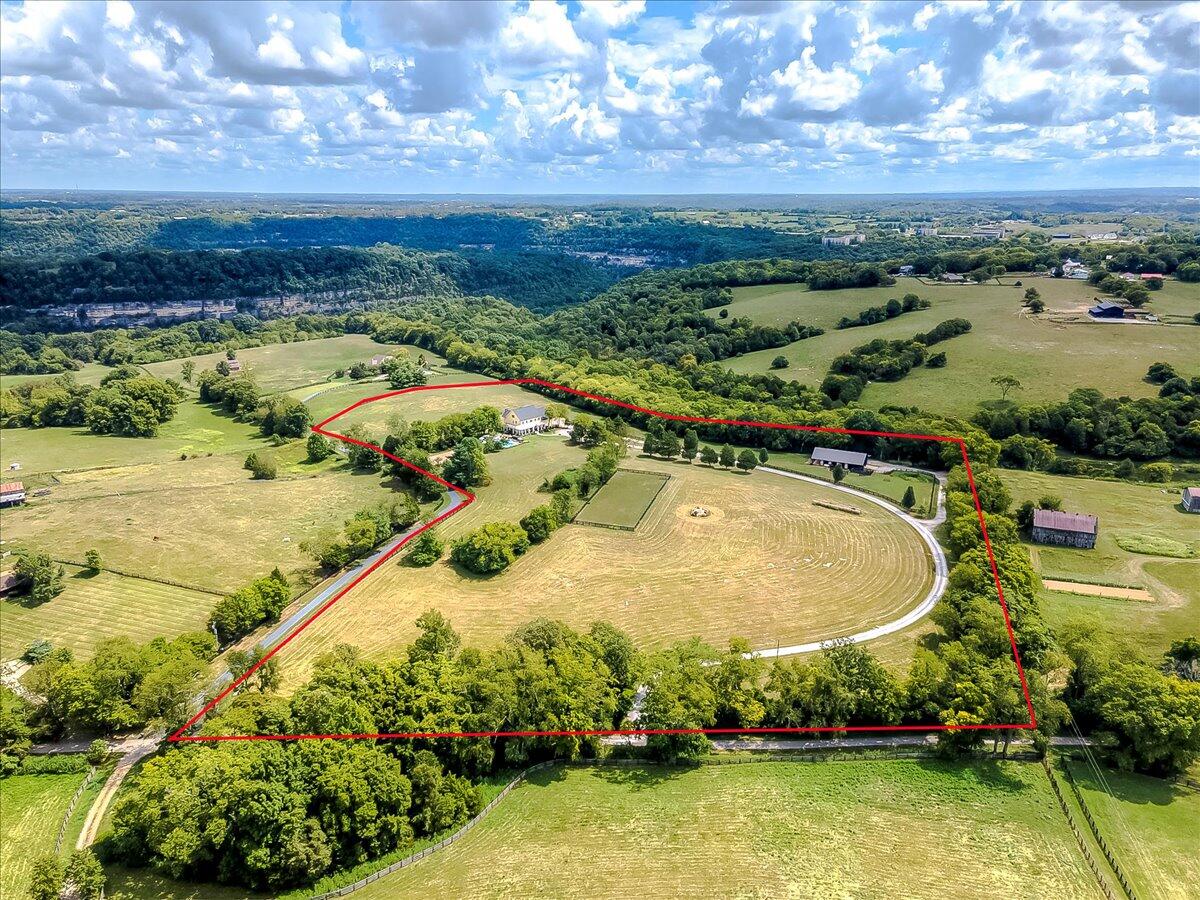 Nicholasville, Kentucky, 40356, United States, 5 Bedrooms Bedrooms, ,5 BathroomsBathrooms,Residential,Active,1913955