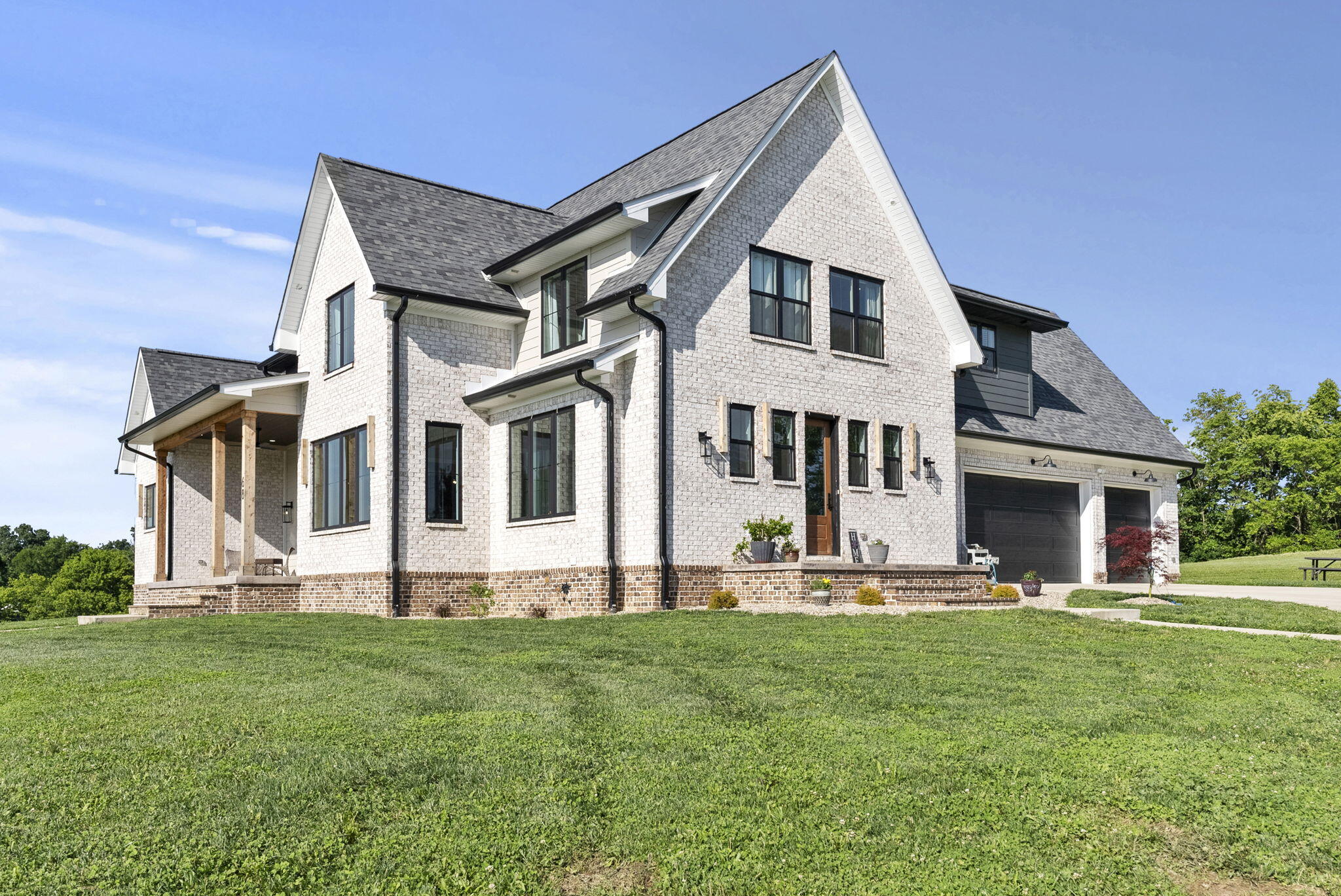 Richmond, Kentucky, 40475, United States, 5 Bedrooms Bedrooms, ,5 BathroomsBathrooms,Residential,Active,1868143