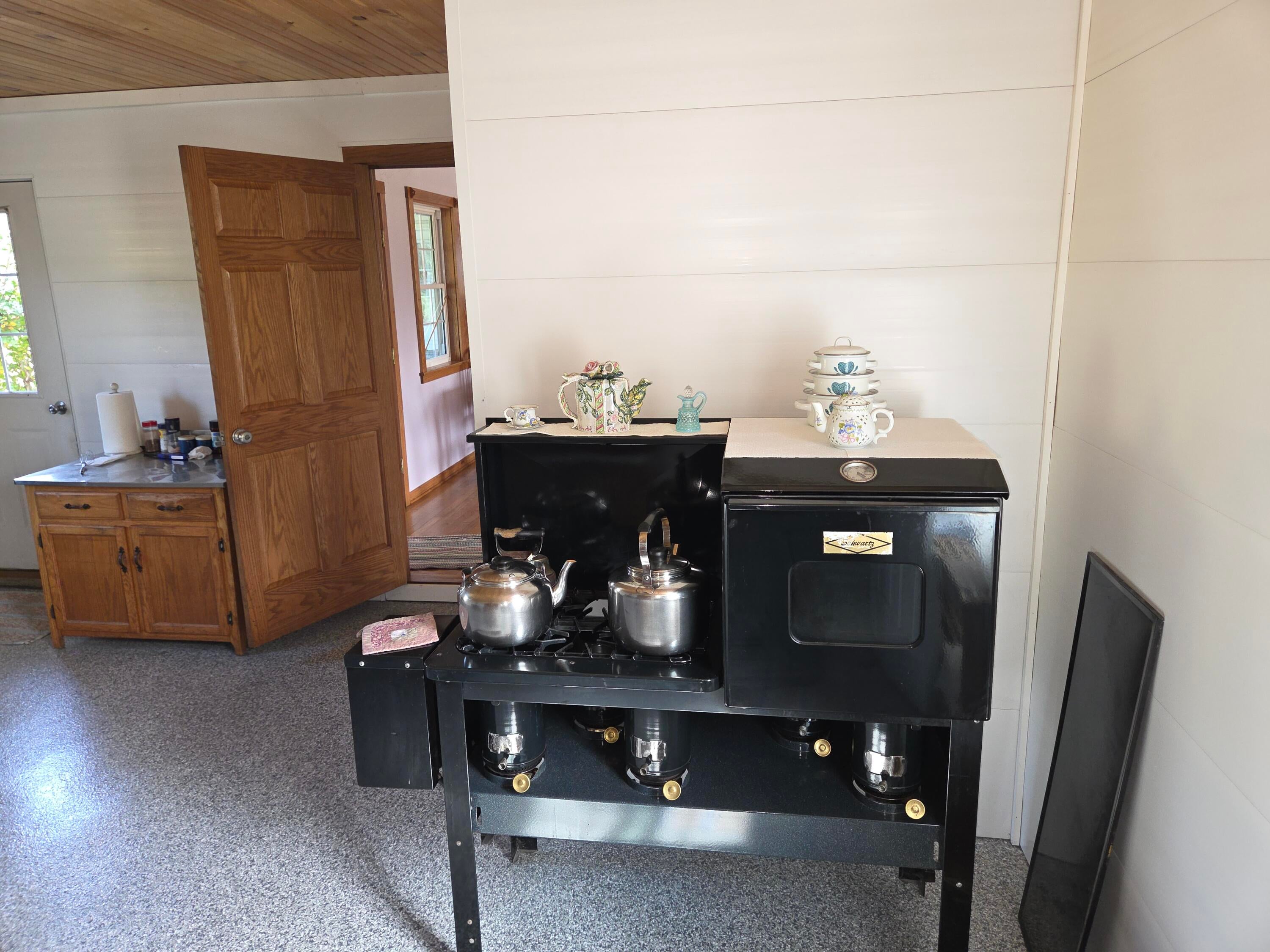 Owingsville, Kentucky, 40360, United States, 10 Bedrooms Bedrooms, ,Residential,Active,1996282