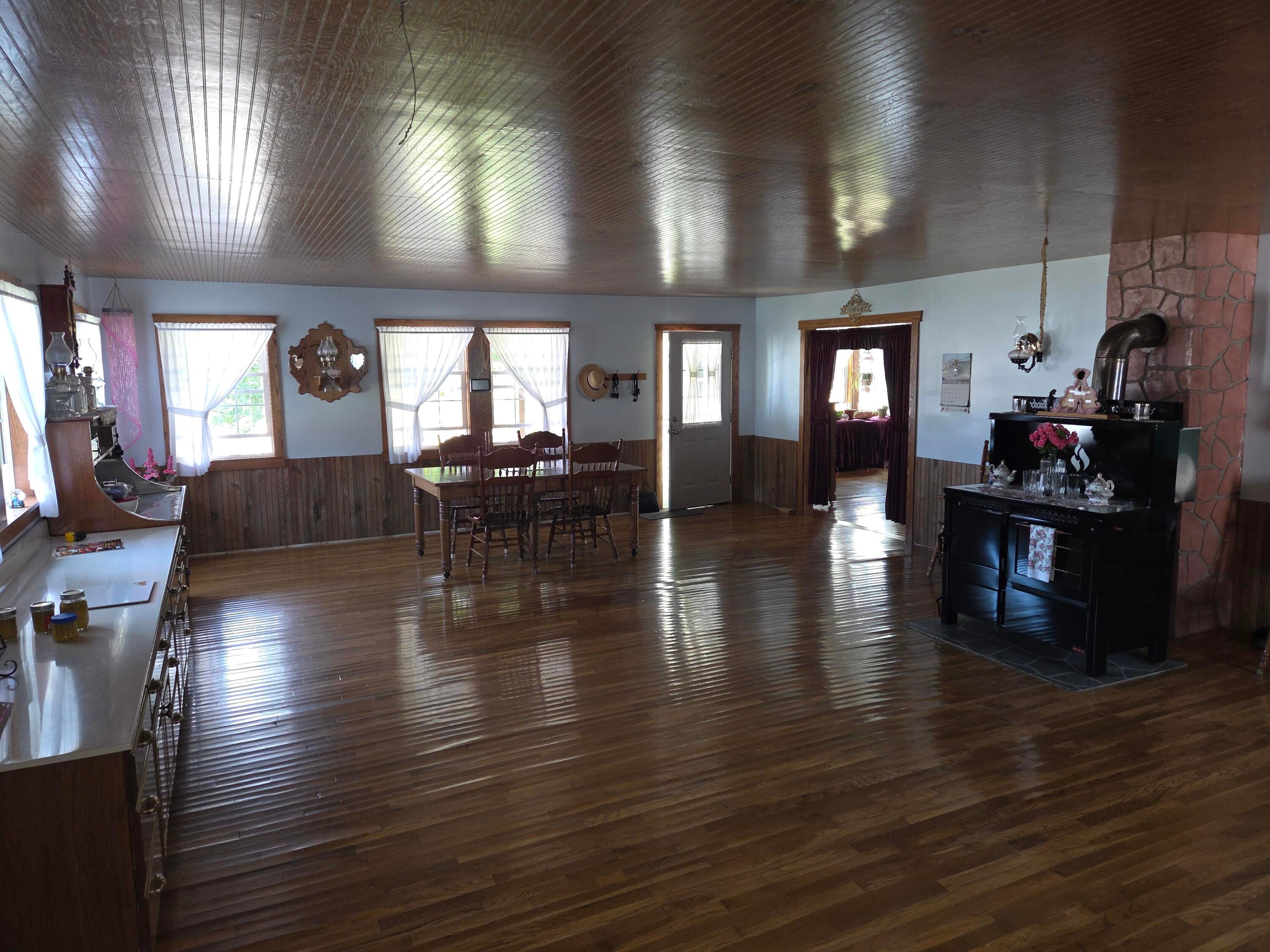 Owingsville, Kentucky, 40360, United States, 10 Bedrooms Bedrooms, ,Residential,Active,1996282