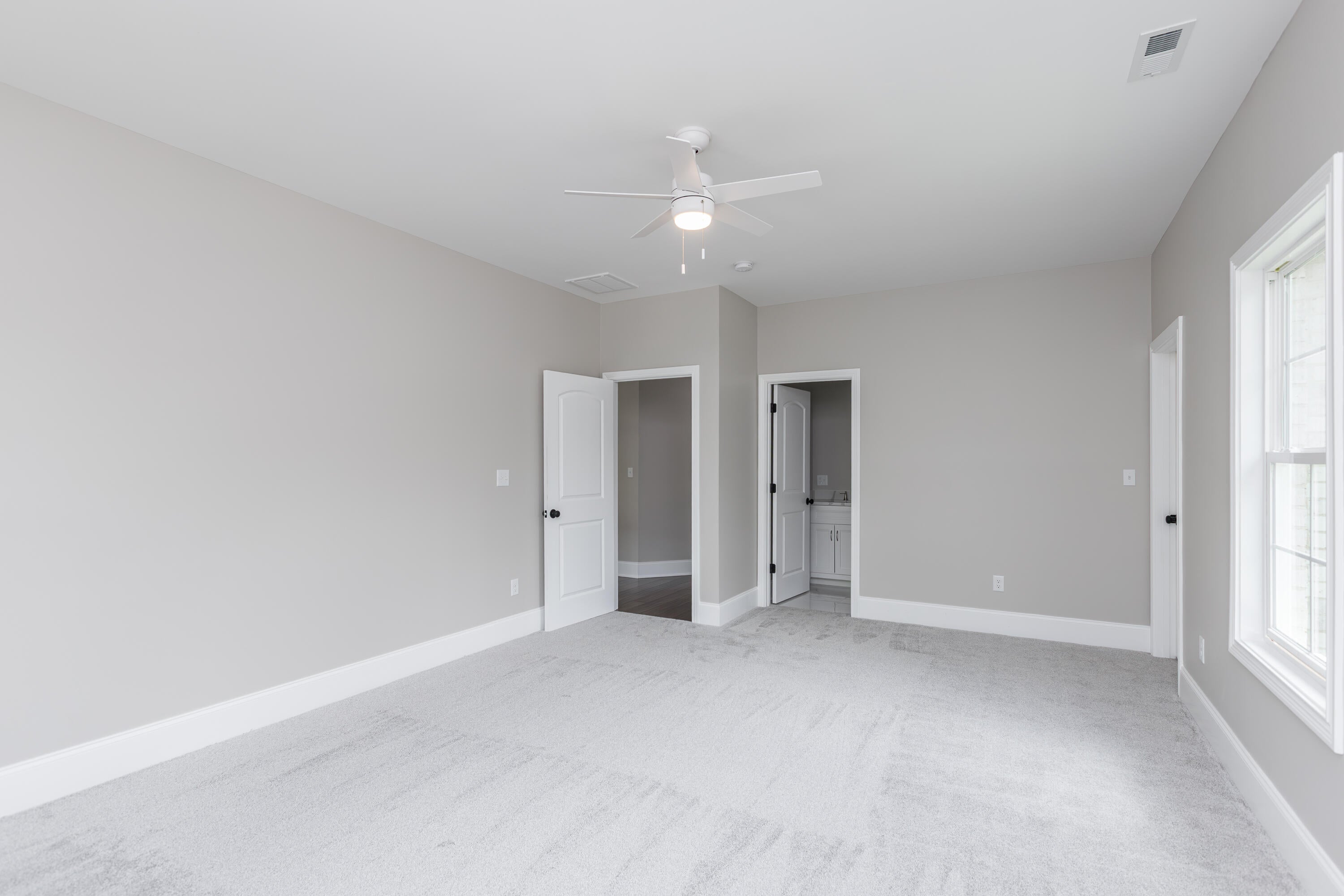 Lexington, Kentucky, 40513, United States, 4 Bedrooms Bedrooms, ,5 BathroomsBathrooms,Residential,Active,1824534