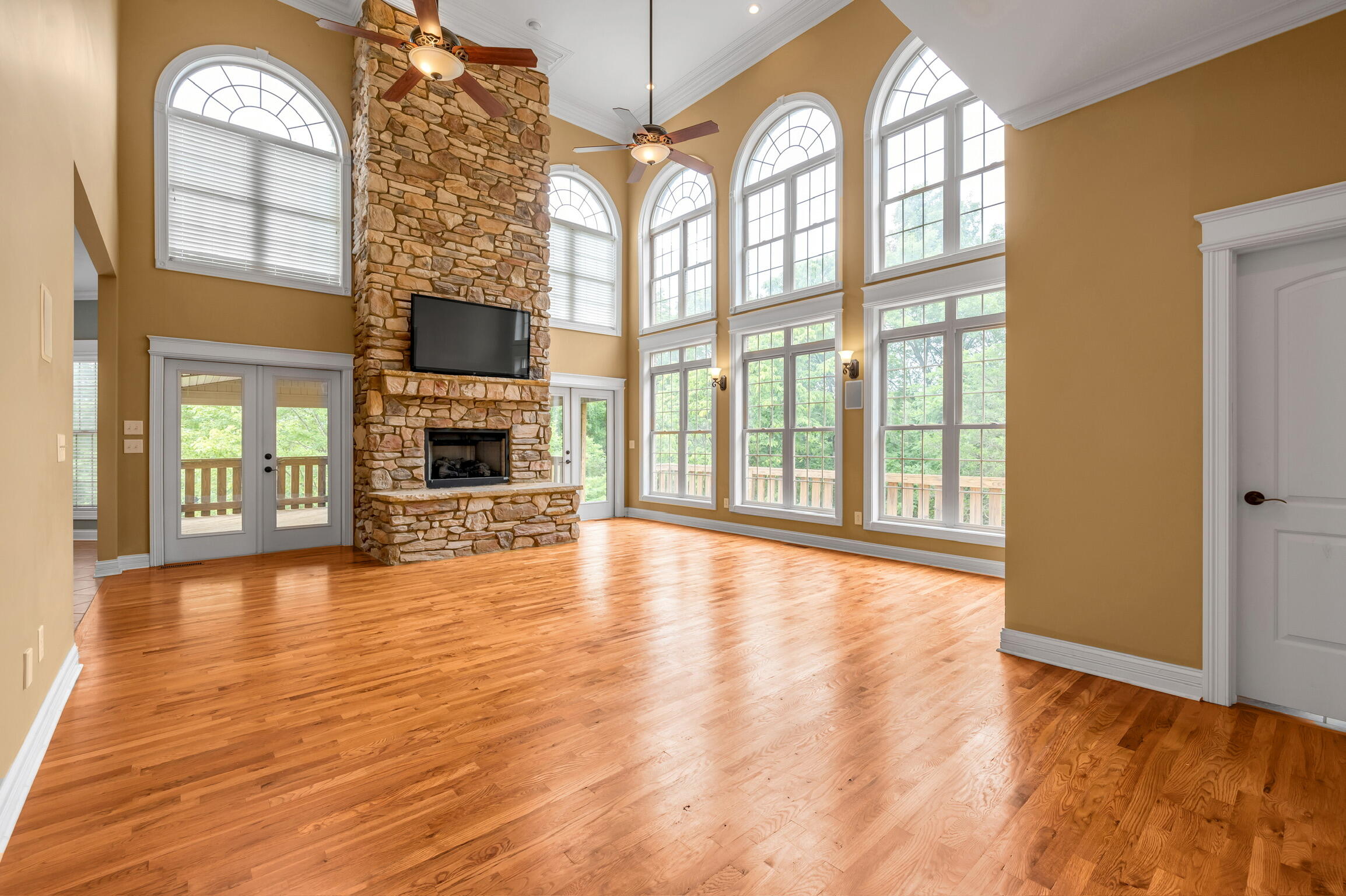 Richmond, Kentucky, 40475, United States, 7 Bedrooms Bedrooms, ,9 BathroomsBathrooms,Residential,Active,1972152