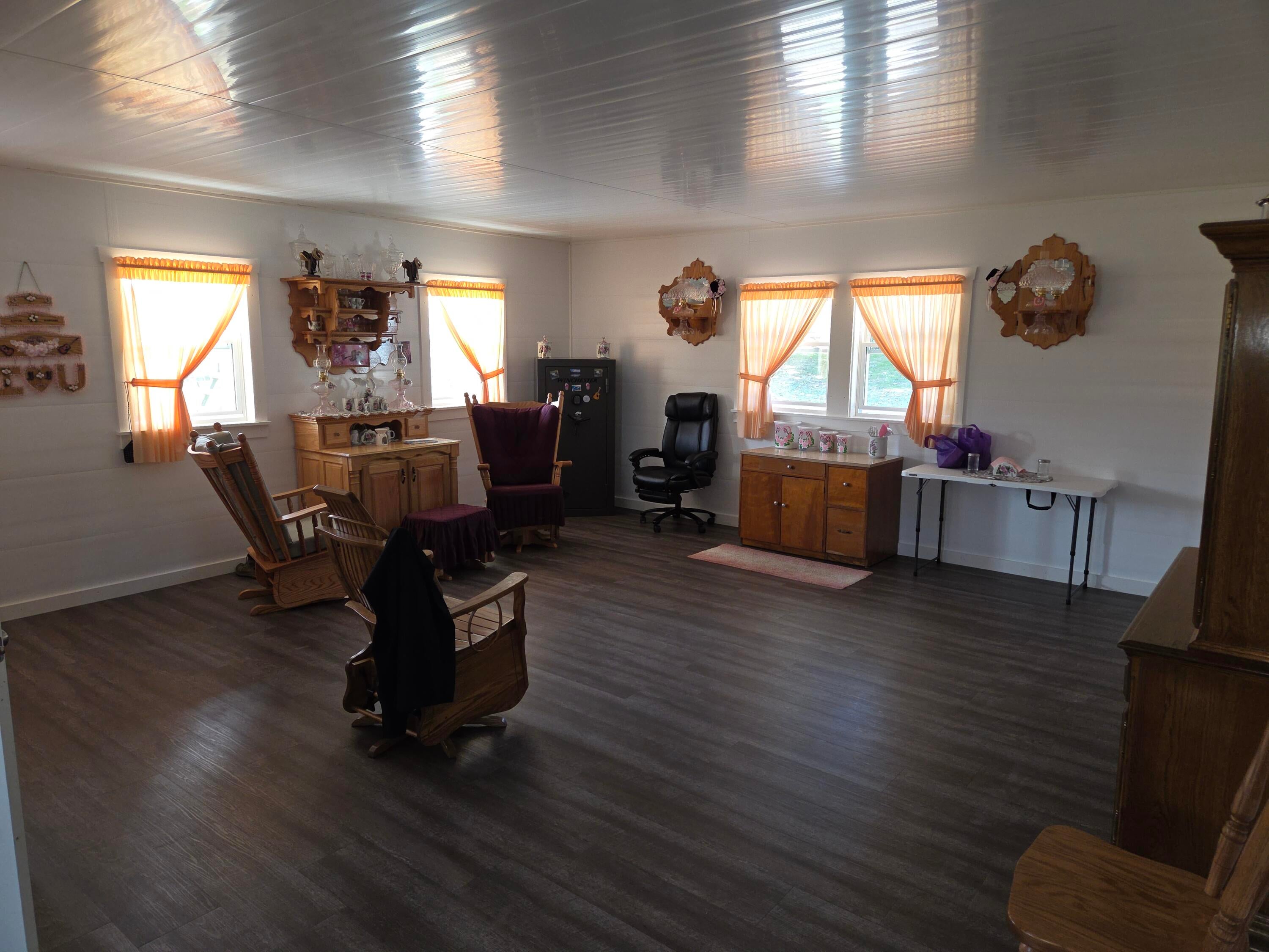 Owingsville, Kentucky, 40360, United States, 10 Bedrooms Bedrooms, ,Residential,Active,1996282