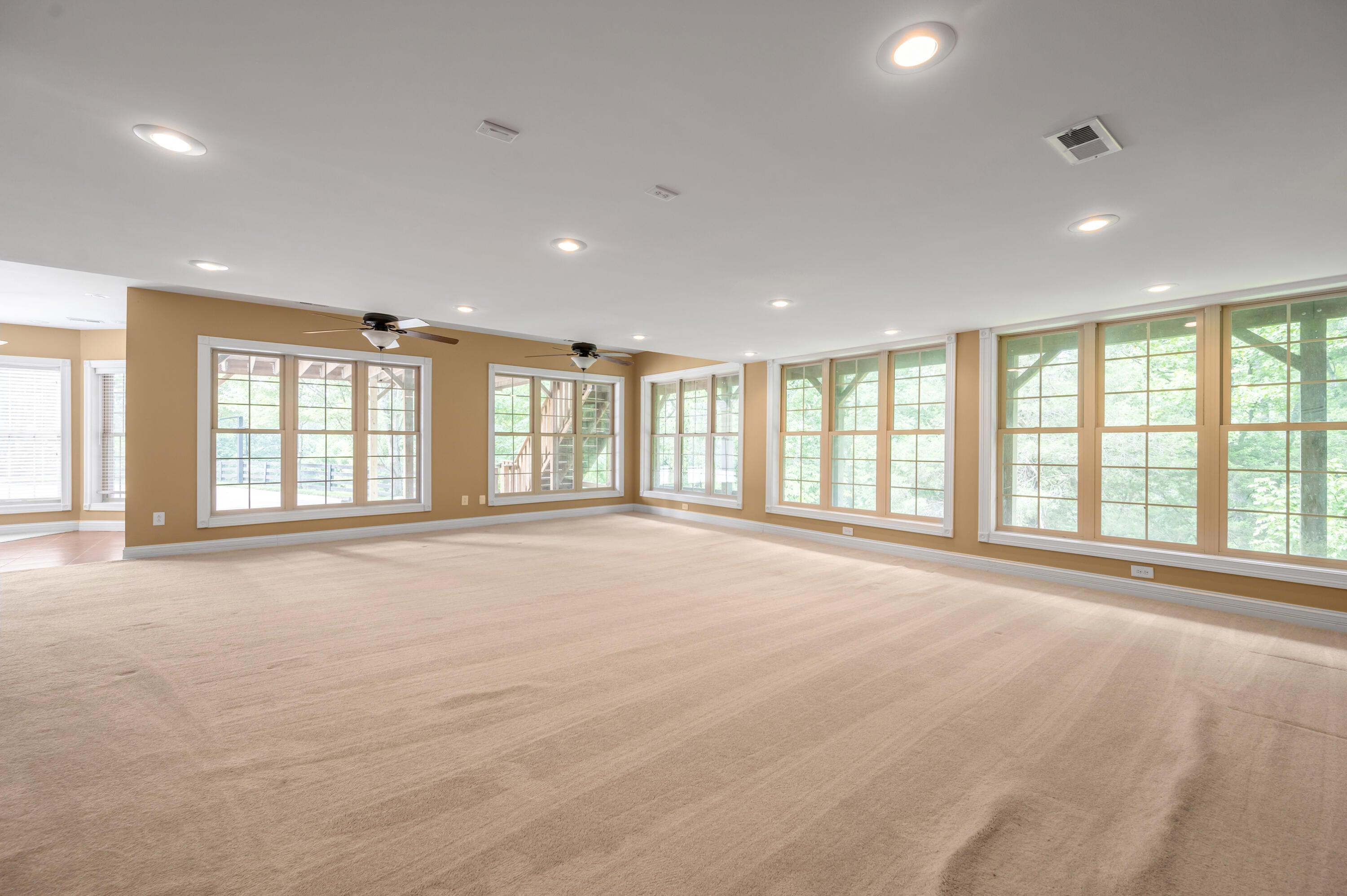 Richmond, Kentucky, 40475, United States, 7 Bedrooms Bedrooms, ,9 BathroomsBathrooms,Residential,Active,1972152