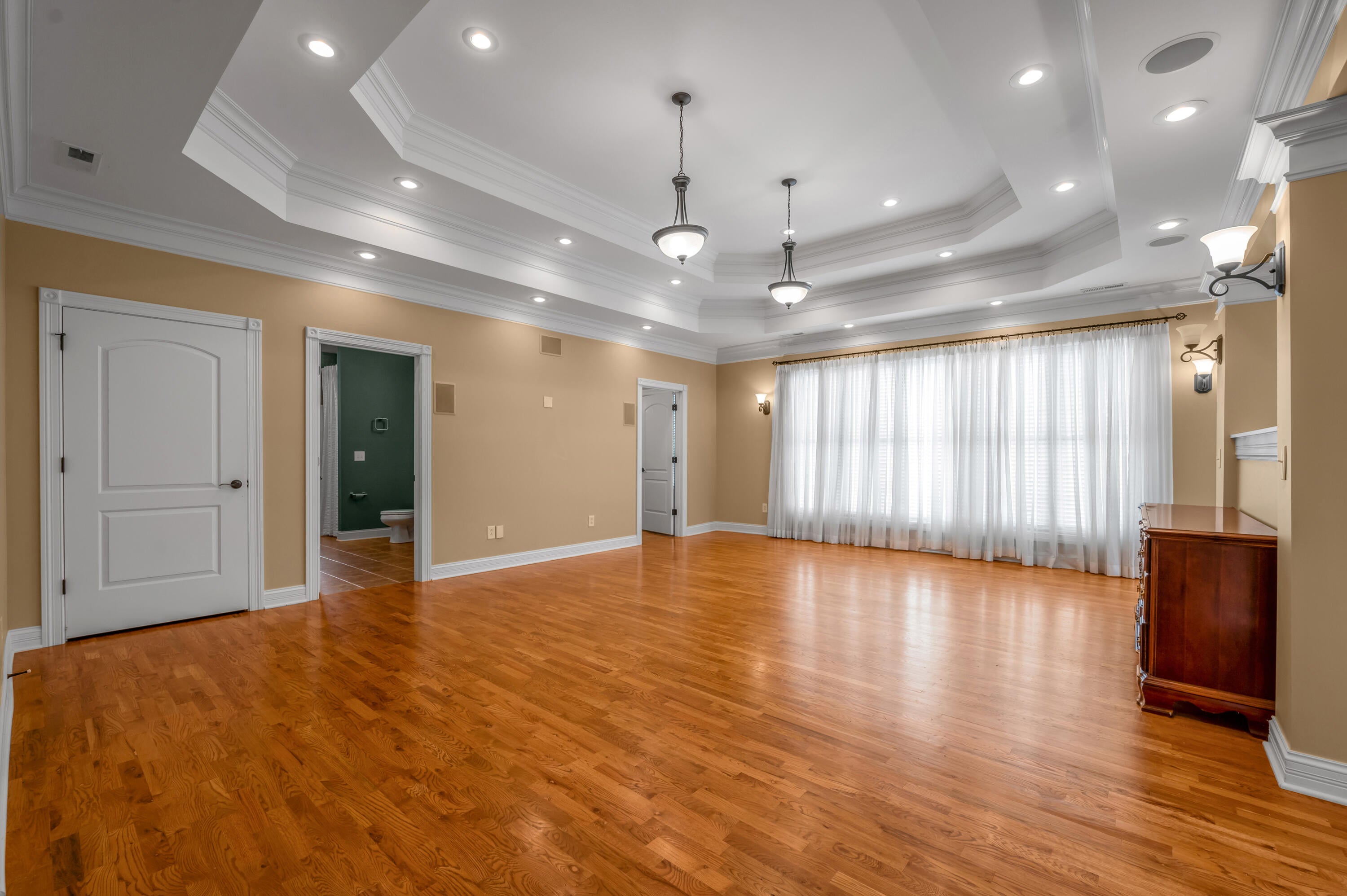 Richmond, Kentucky, 40475, United States, 7 Bedrooms Bedrooms, ,9 BathroomsBathrooms,Residential,Active,1972152