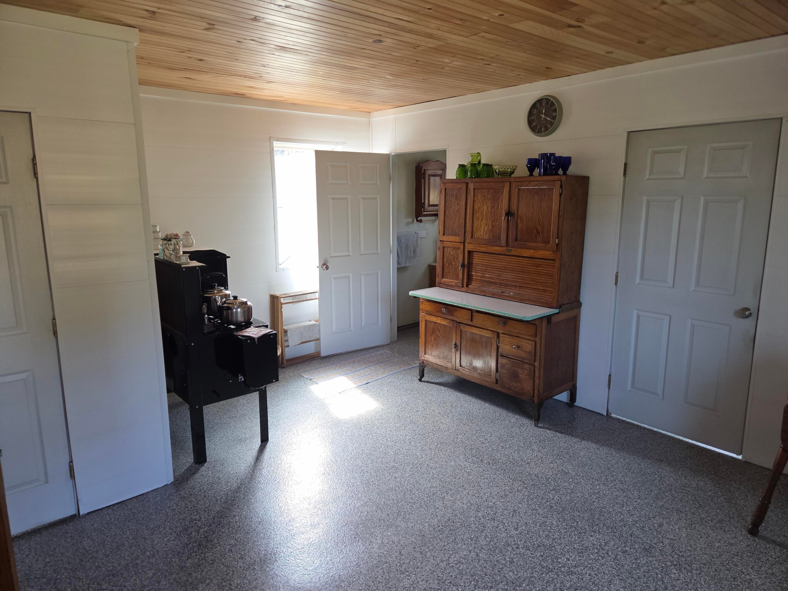 Owingsville, Kentucky, 40360, United States, 10 Bedrooms Bedrooms, ,Residential,Active,1996282