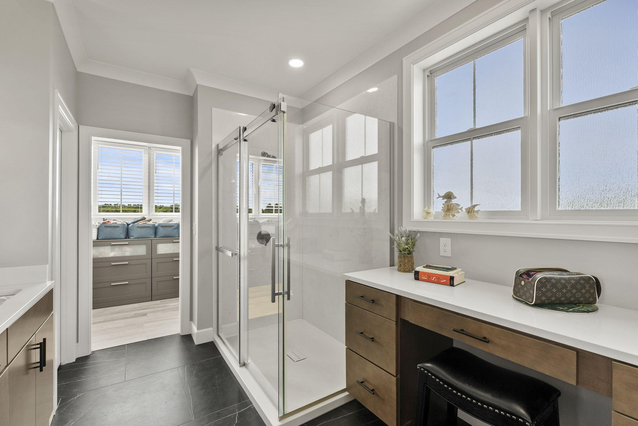 Richmond, Kentucky, 40475, United States, 5 Bedrooms Bedrooms, ,5 BathroomsBathrooms,Residential,Active,1868143